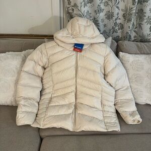 Columbia Women's Cream Puffer Jacket